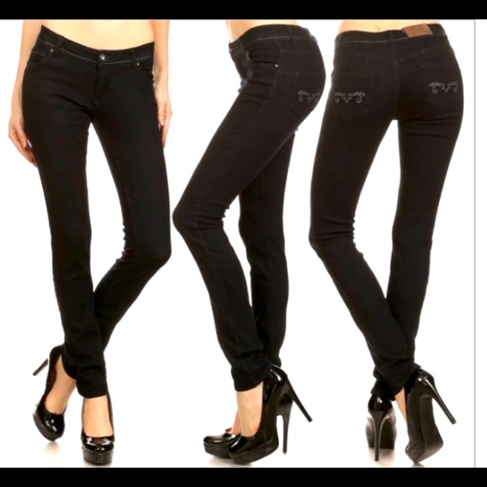 Woman’s skinny jeans, size 3 , black , brand new with tags.